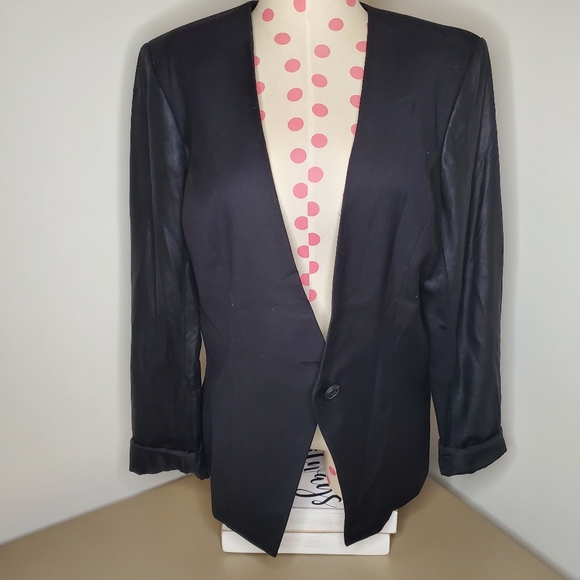 Blazer - Picture 1 of 6